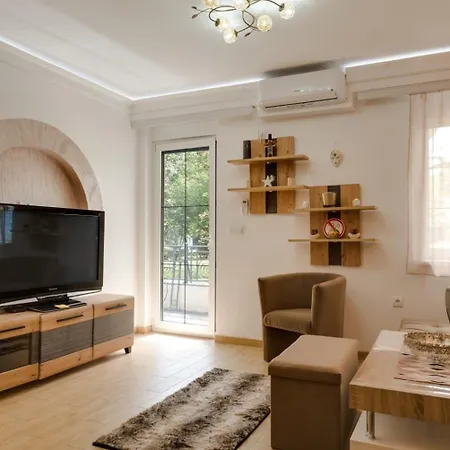 Dolly Apartment